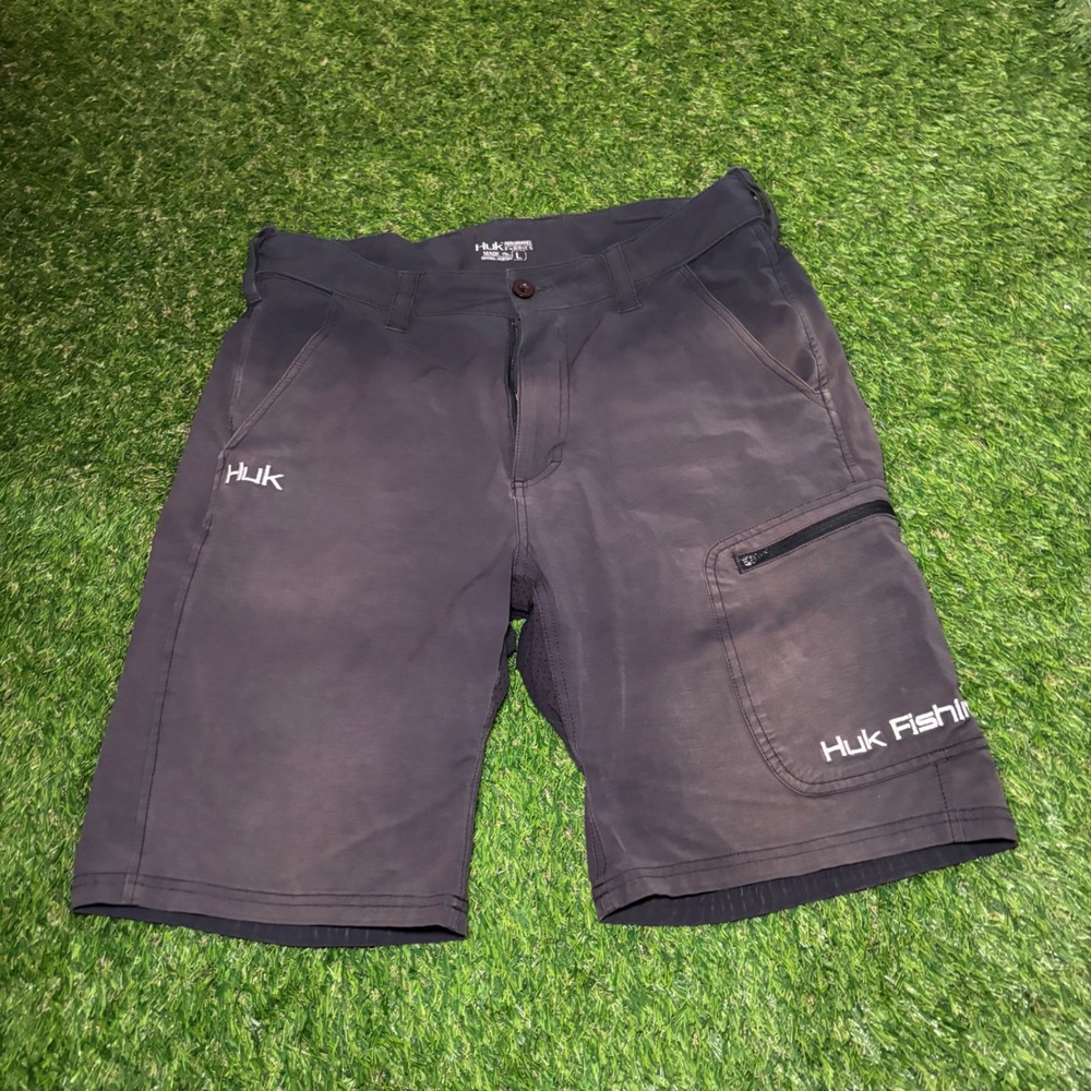 Huk Performance Fishing Shorts Mens Large Gray Charcoal Cargo Stretch 9.5 Inseam